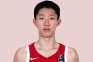 媒体人指出:张宇辰需加强身体对抗,赵岩昊可作为典范