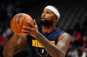 考辛斯分享NBA首笔收入经历:资助母亲,此乃我职业生涯最骄傲瞬间