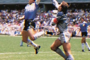 40年前的今天，马拉多纳“上帝之手”+连过五人