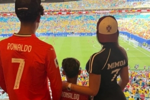 西班牙媒体：乔治娜在世界杯现场为C罗助威，并推广个人服装品牌