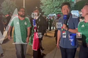 墨西哥球迷围着韩国记者激情蹦迪，记者在线卑微求个安静……