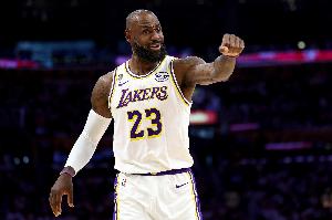 JR·史密斯:詹姆斯独自加练三次,我竟不知情
